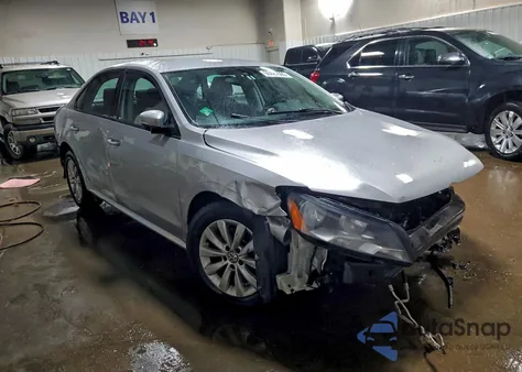 2013 Volkswagen Passat S z USA, uszkodzony, nr VIN 1VWAH7A3XDC079869